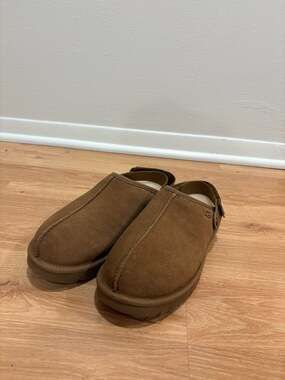 UGG Women's Lanah Clog Suede Platforms in Chestnut